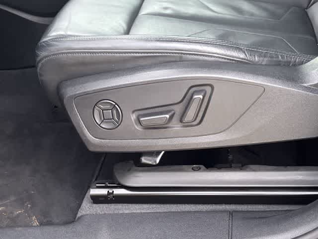 Thumbnail: 2020 Audi Q3 - 31