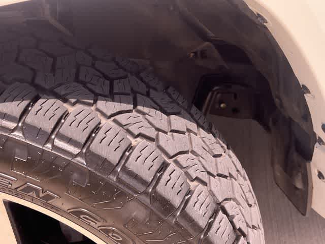 Thumbnail: 2015 Toyota 4Runner - 23