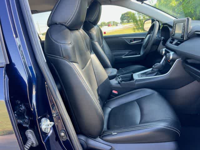 Thumbnail: 2019 Toyota RAV4 - 12
