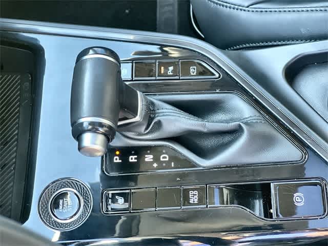 Thumbnail: 2023 Kia Niro - 16