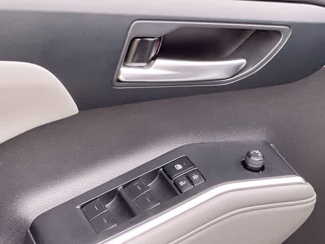 Thumbnail: 2024 Toyota Highlander - 30