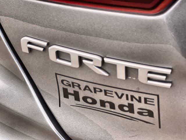 Thumbnail: 2022 Kia Forte - 8
