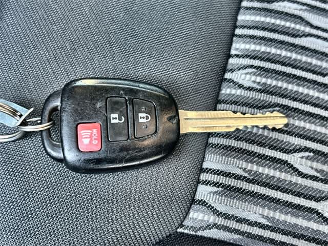 Thumbnail: 2021 Toyota Tundra - 21