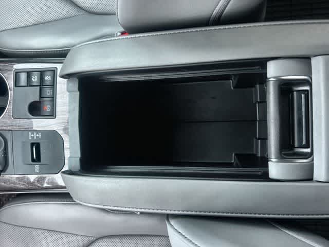 Thumbnail: 2023 Toyota Highlander - 27