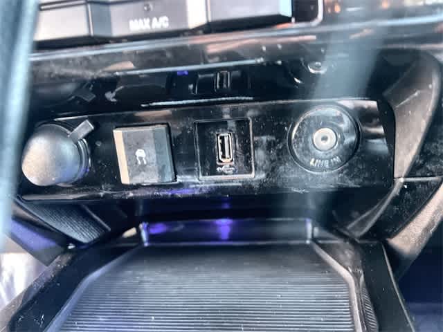 Thumbnail: 2010 Ford Escape - 26