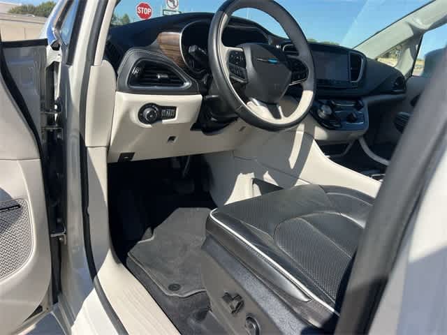 Thumbnail: 2021 Chrysler Pacifica - 3