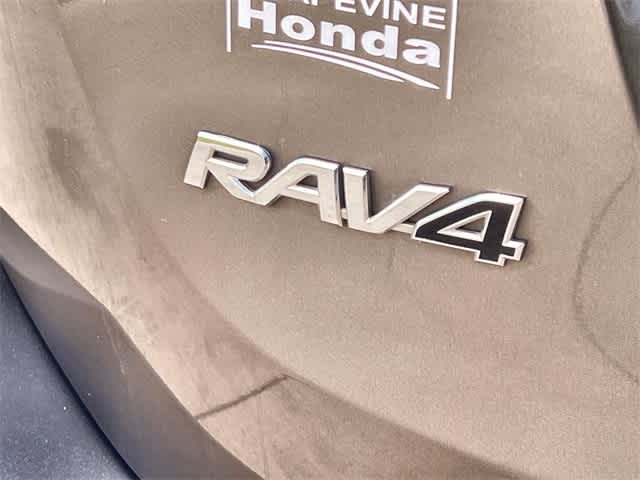 Thumbnail: 2014 Toyota RAV4 - 8