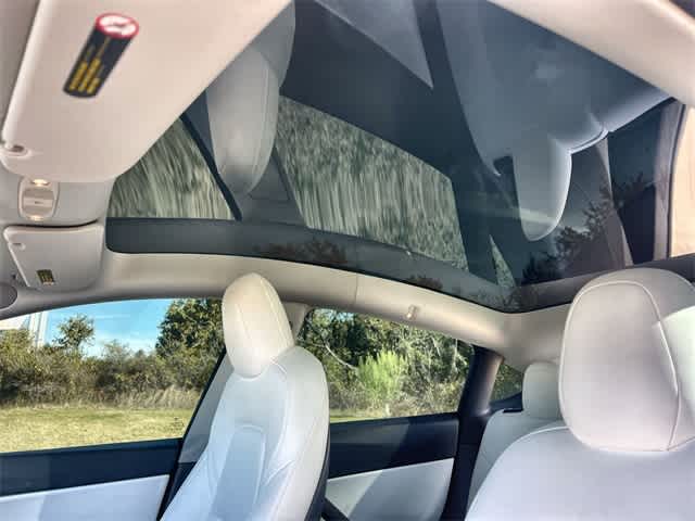 Thumbnail: 2022 Tesla Model Y - 32