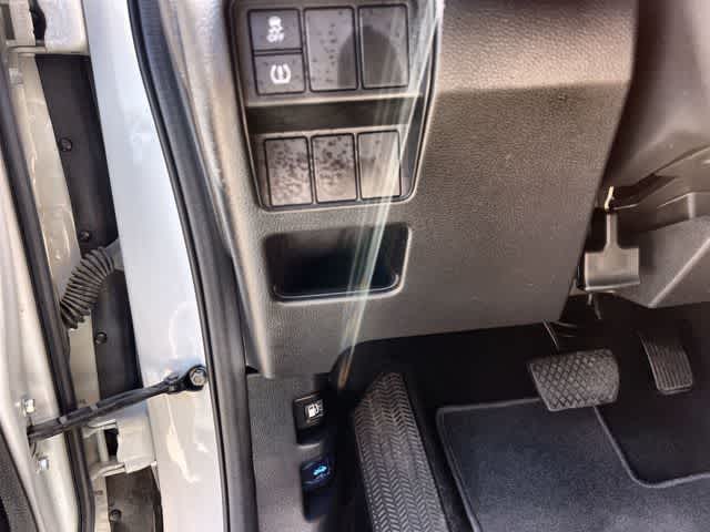 Thumbnail: 2017 Honda CR-V - 28