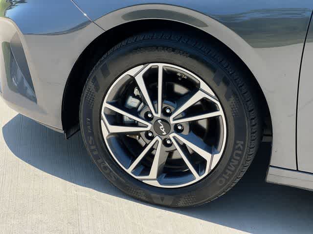 Thumbnail: 2023 Kia Forte - 9
