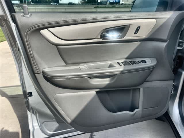 Thumbnail: 2017 Chevrolet Traverse - 29