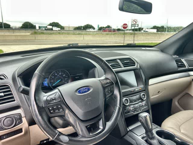 Thumbnail: 2018 Ford Explorer - 15