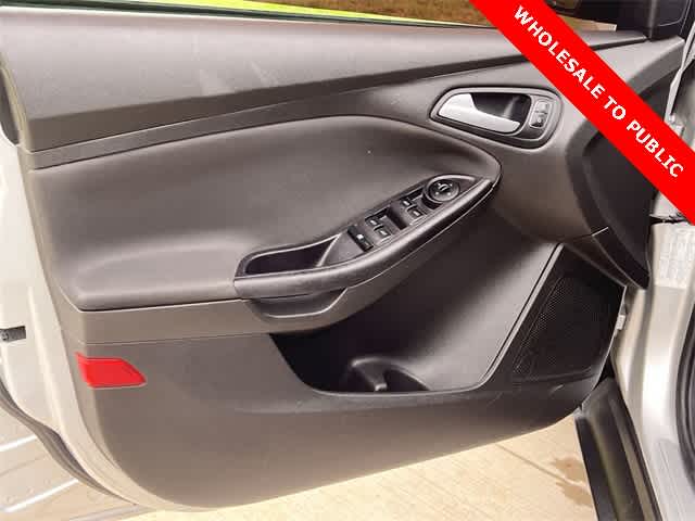 Thumbnail: 2016 Ford Focus - 28