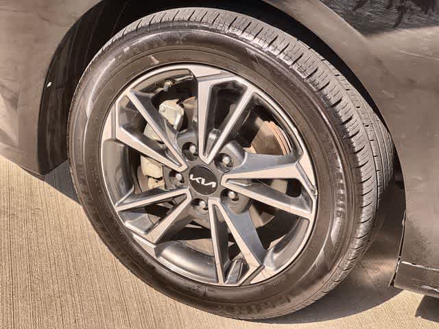 Thumbnail: 2023 Kia Forte - 9