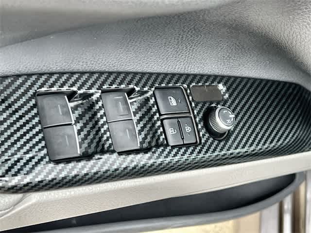 Thumbnail: 2022 Toyota Camry - 31