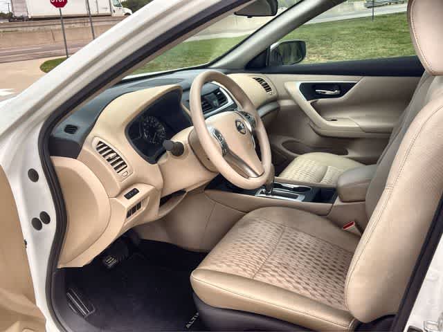 Thumbnail: 2016 Nissan Altima - 3