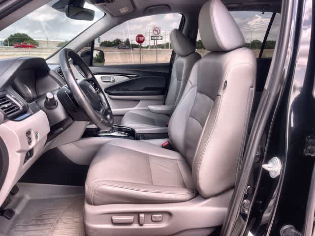 Thumbnail: 2019 Honda Pilot - 11