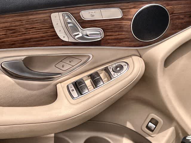 Thumbnail: 2022 Mercedes-Benz GLC - 30