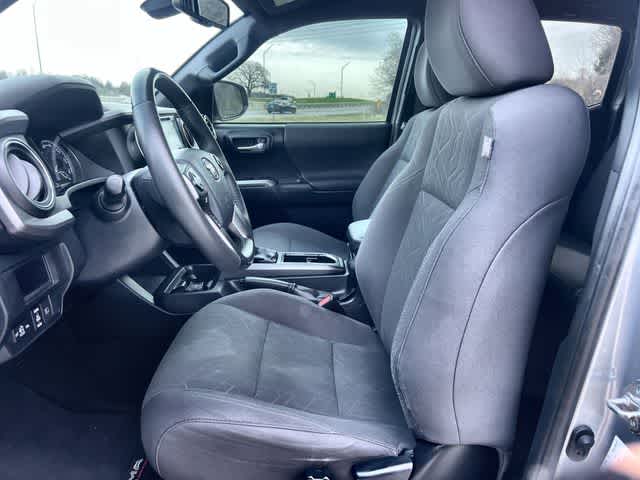 Thumbnail: 2019 Toyota Tacoma - 11