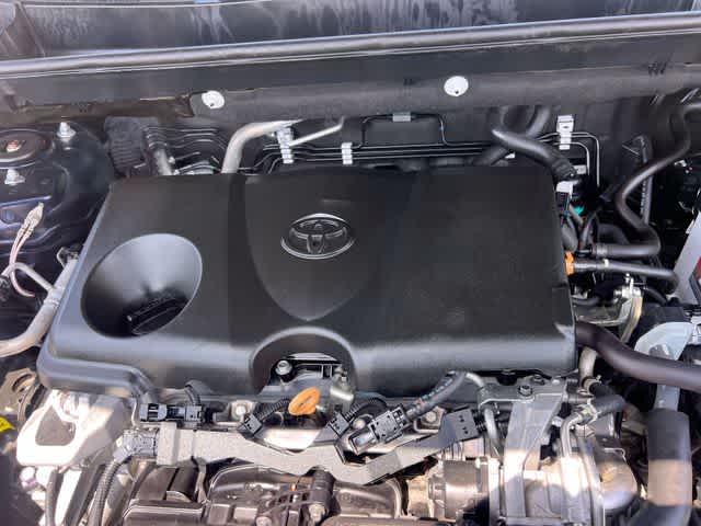 Thumbnail: 2021 Toyota RAV4 - 10