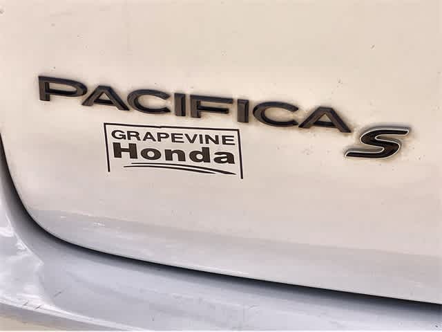 Thumbnail: 2020 Chrysler Pacifica - 8