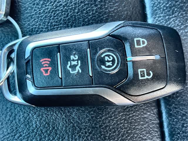 Thumbnail: 2016 Ford Explorer - 21