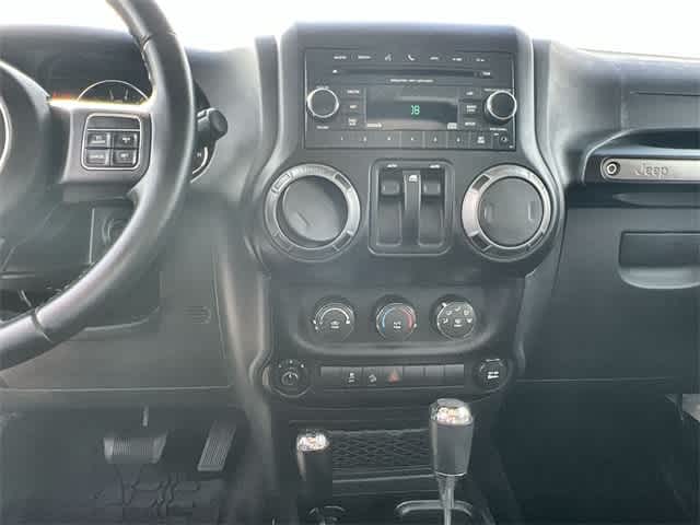 Thumbnail: 2017 Jeep Wrangler - 18