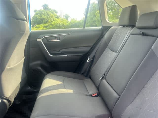 2021 Toyota RAV4 XLE 14