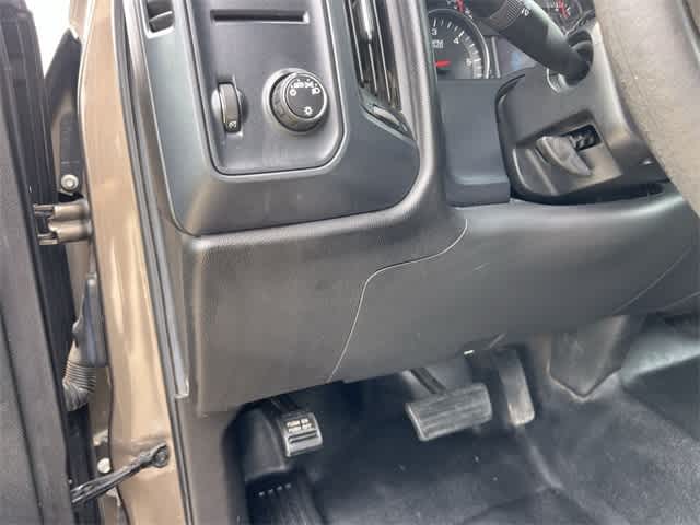 Thumbnail: 2015 Chevrolet Silverado 1500 - 27