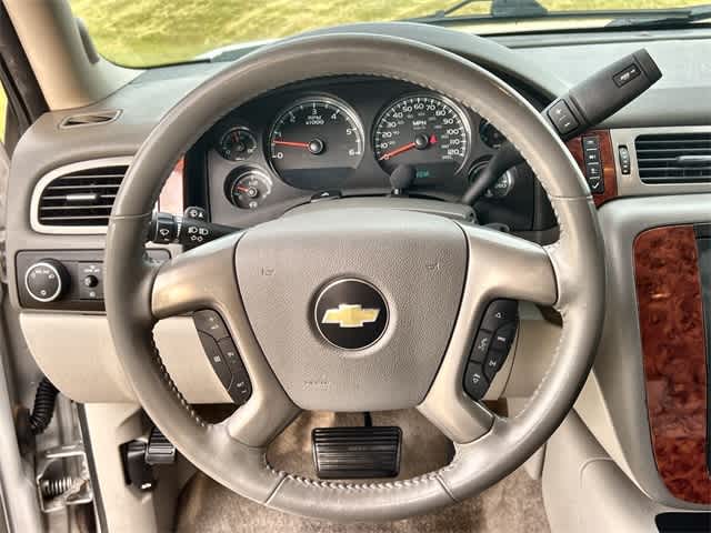 Thumbnail: 2014 Chevrolet Suburban - 17