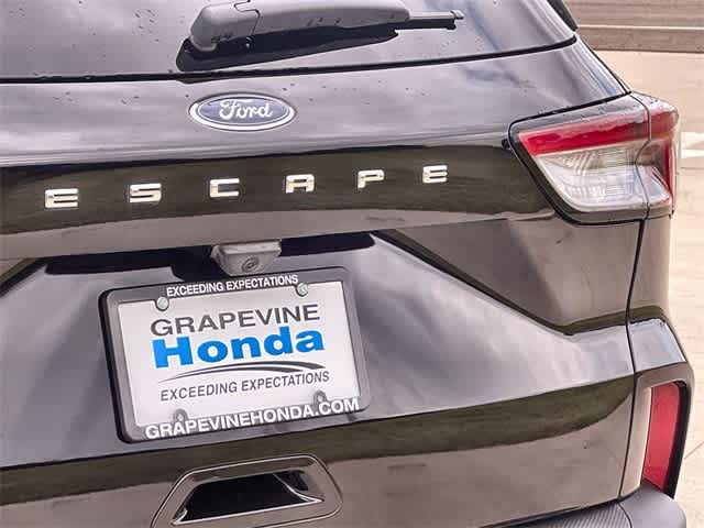 Thumbnail: 2022 Ford Escape - 8