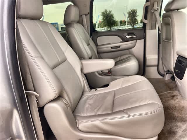 Thumbnail: 2014 Chevrolet Suburban - 14