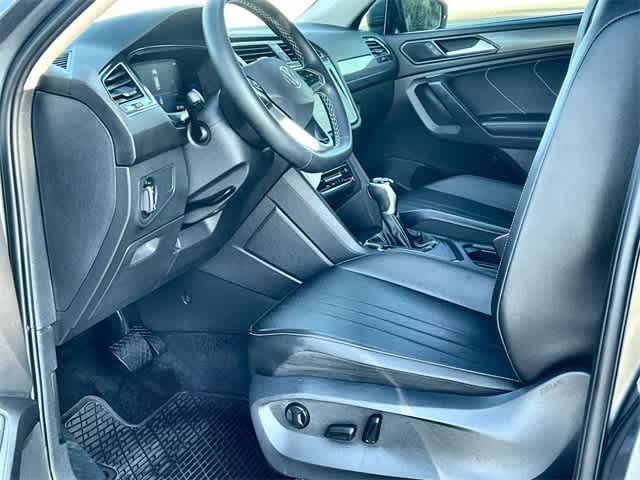 2022 Volkswagen Tiguan SE photo 3