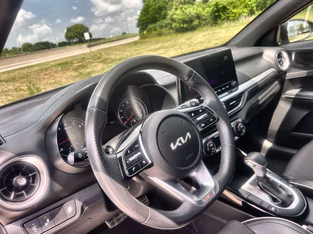 Thumbnail: 2022 Kia Forte - 15