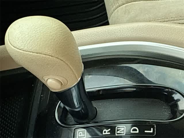 Thumbnail: 2015 Nissan Rogue - 16