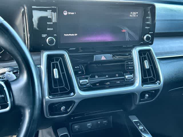 Thumbnail: 2022 Kia Sorento - 18