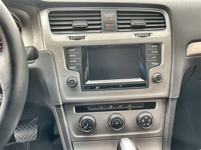 Thumbnail: 2015 Volkswagen Golf - 18