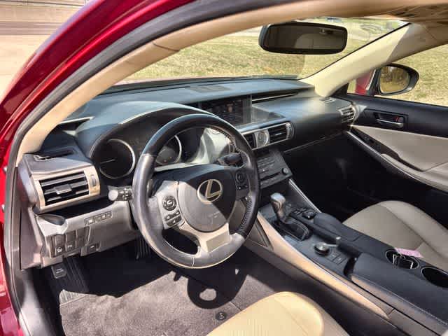 Thumbnail: 2015 Lexus IS - 15