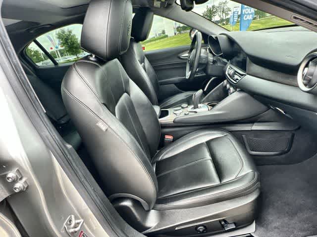 Thumbnail: 2020 Alfa Romeo Giulia - 12