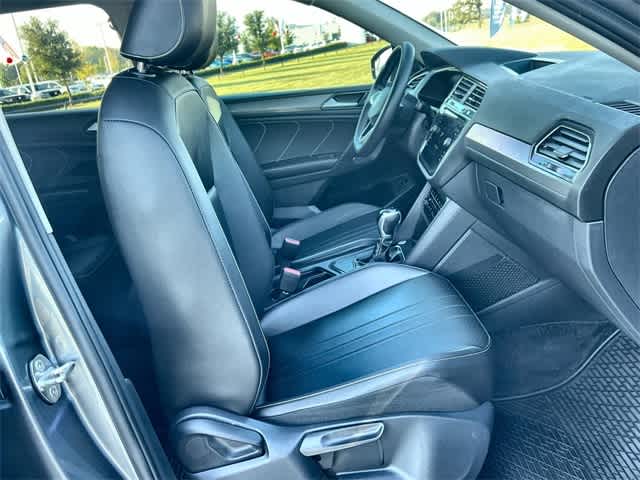 Thumbnail: 2022 Volkswagen Tiguan - 12