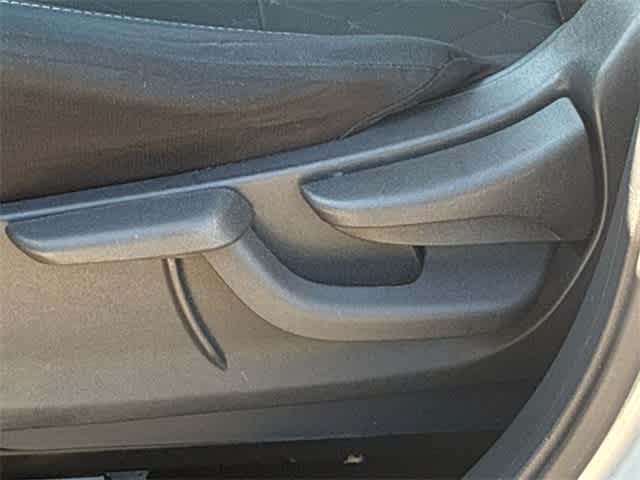 Thumbnail: 2018 Nissan Kicks - 31