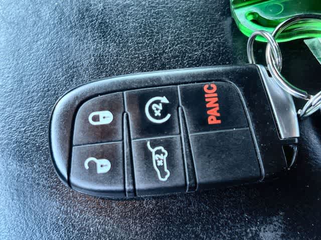 Thumbnail: 2022 Dodge Durango - 21