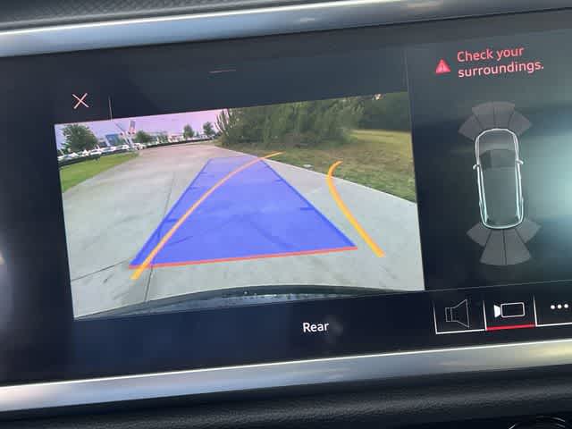 Thumbnail: 2020 Audi Q3 - 26