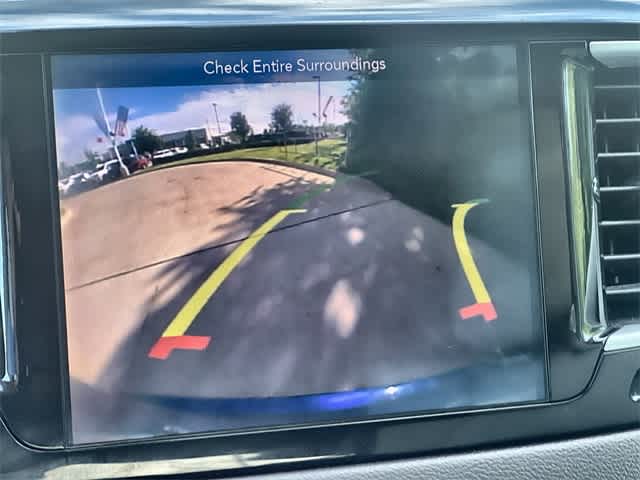 2018 Chrysler Pacifica Touring L 26