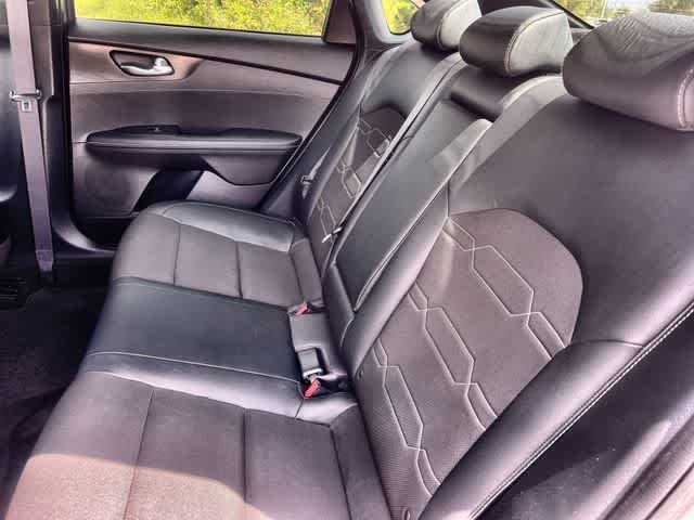 Thumbnail: 2022 Kia Forte - 14