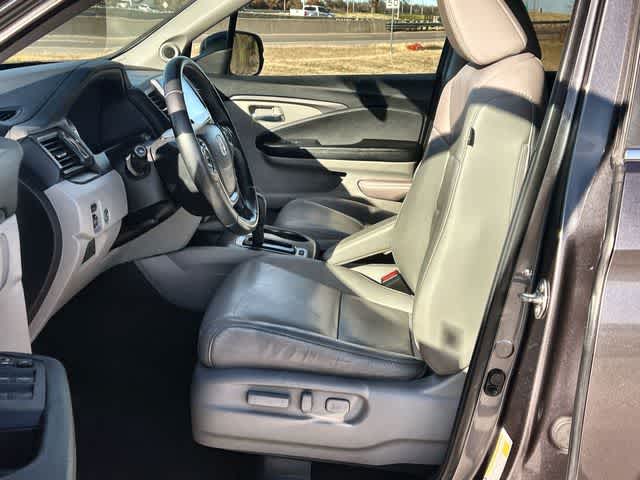 Thumbnail: 2018 Honda Pilot - 11