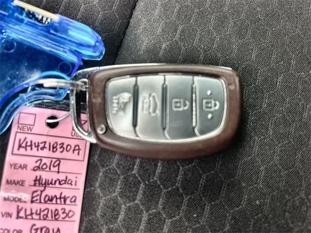 Thumbnail: 2019 Hyundai Elantra - 21