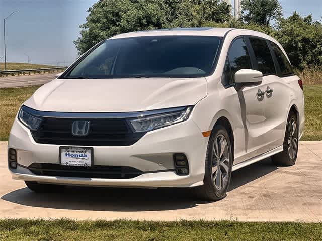2024 Honda Odyssey Touring photo 2