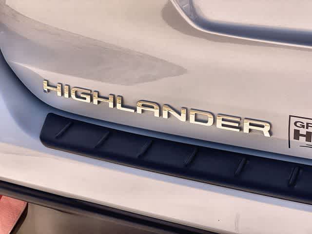 Thumbnail: 2024 Toyota Highlander - 8