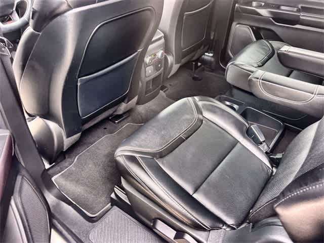 Thumbnail: 2020 Ford Explorer - 32